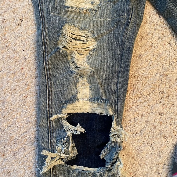 NWOT Urban Outfitters Distressed Mom Jeans - Picture 3 of 7